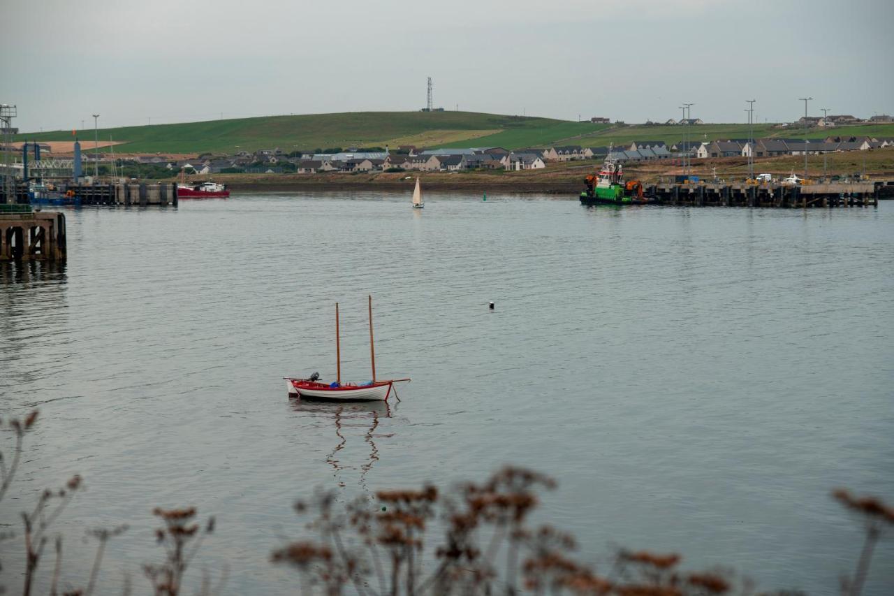 The Stromness Hotel Bagian luar foto