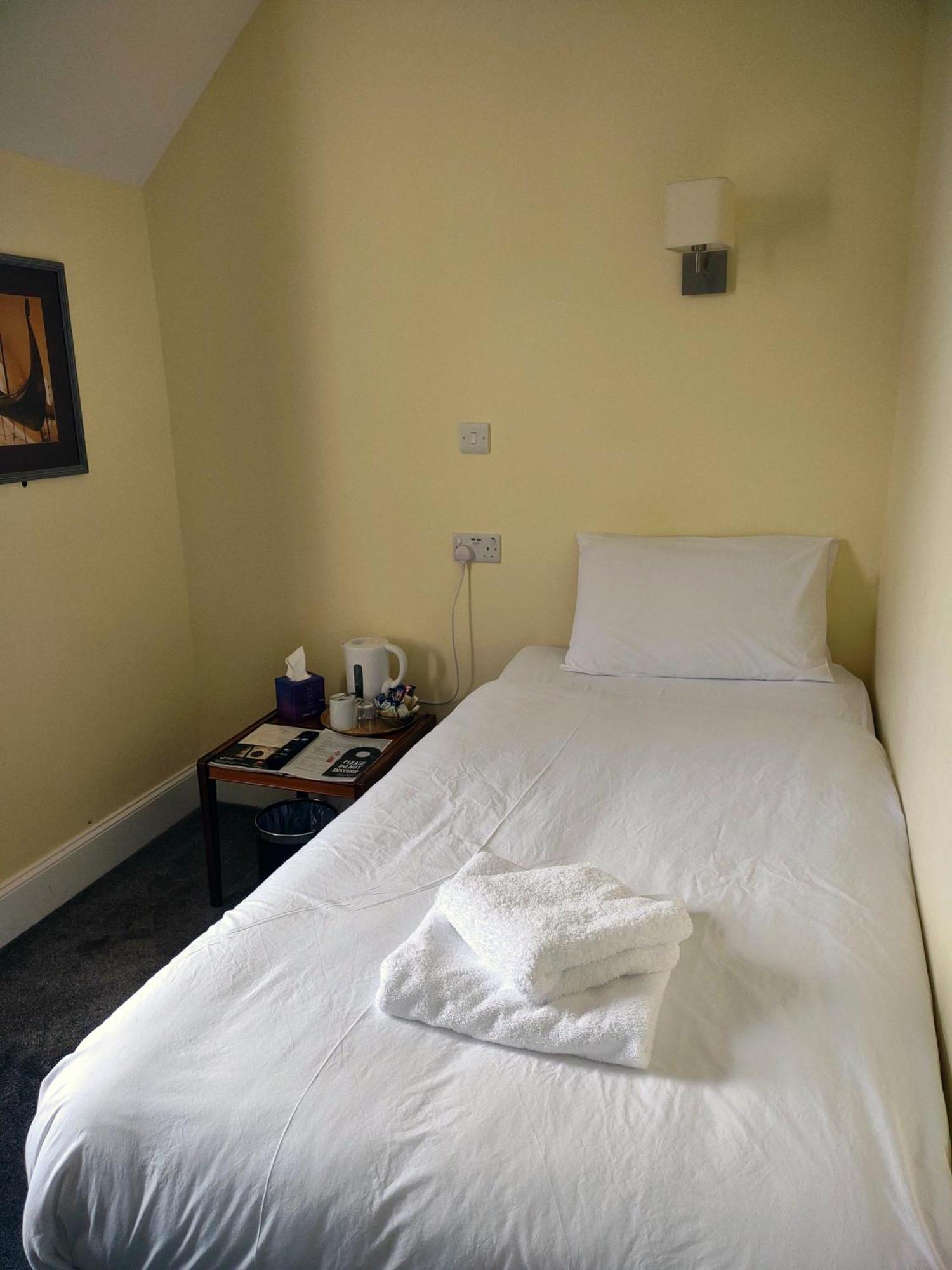 The Stromness Hotel Bagian luar foto