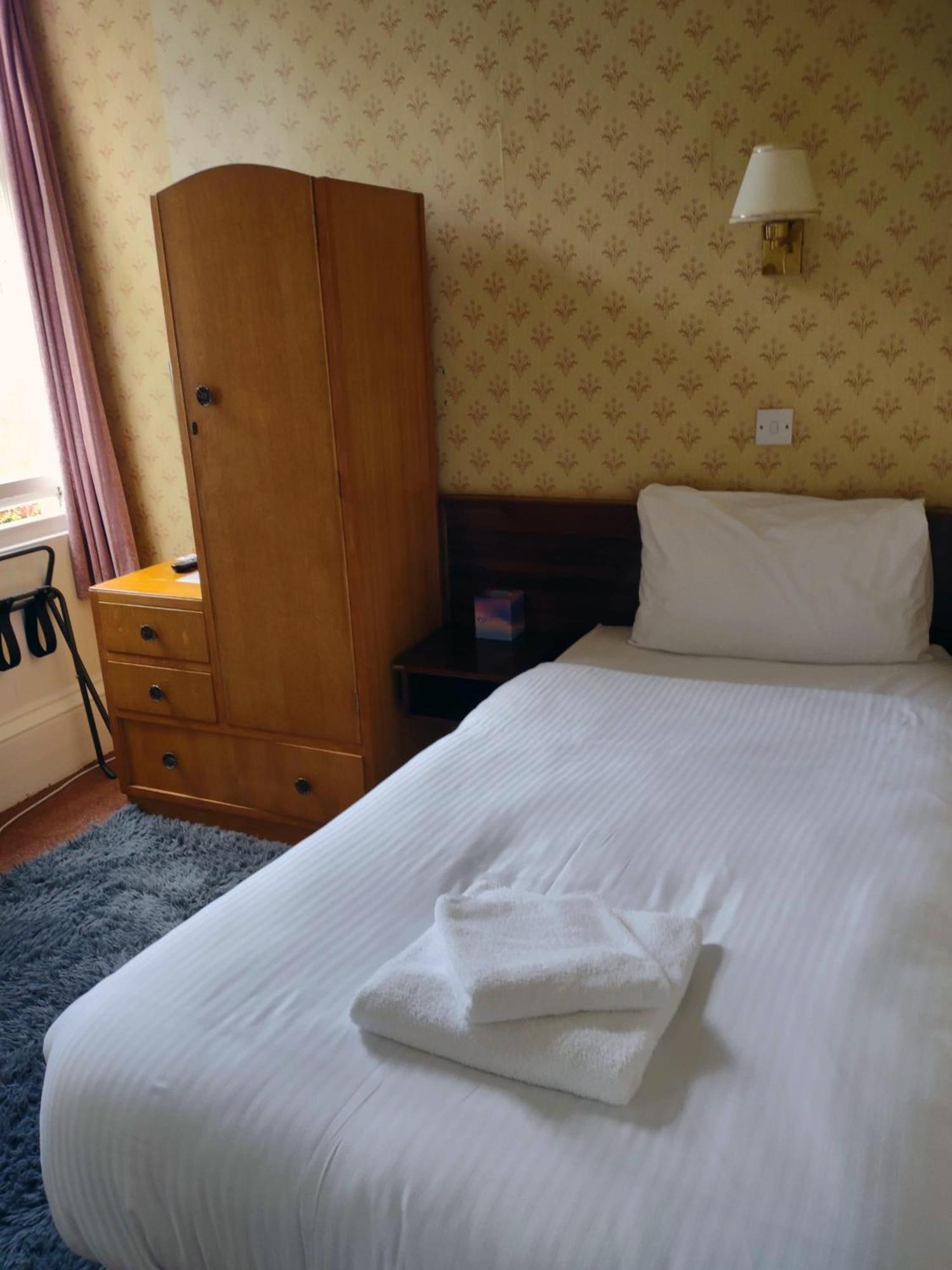 The Stromness Hotel Bagian luar foto