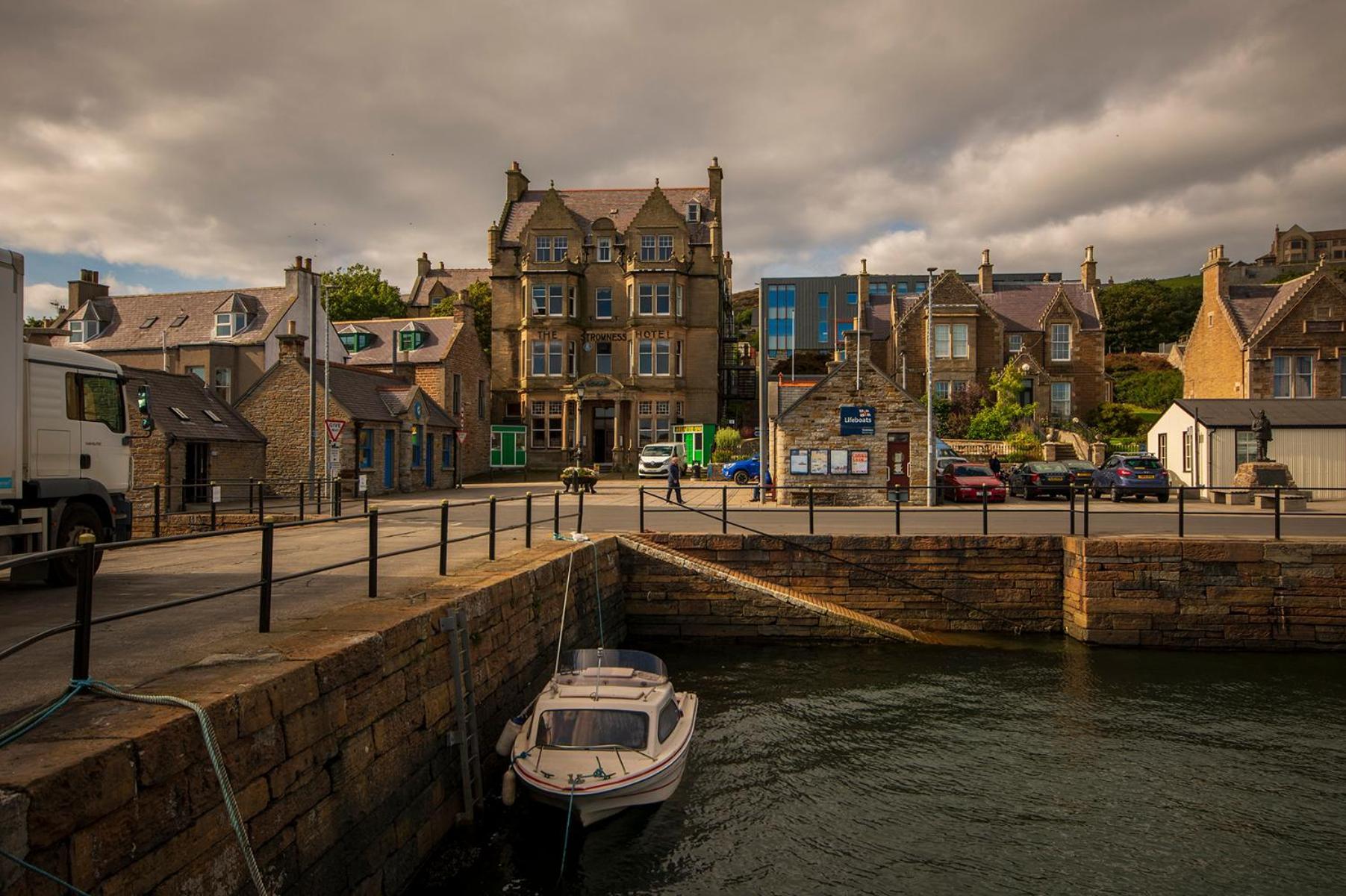 The Stromness Hotel Bagian luar foto